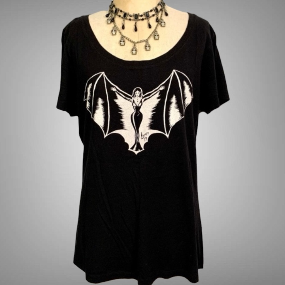 "Lucky 13" Women's Vampy Scoop Neck Short Sleeve
T-Shirt Black- XL